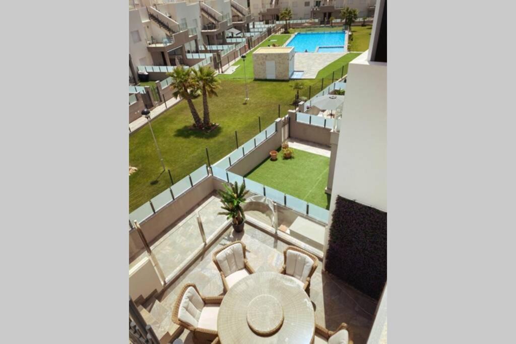 Black Sun. Modern Penthouse In Torrevieja Extérieur photo