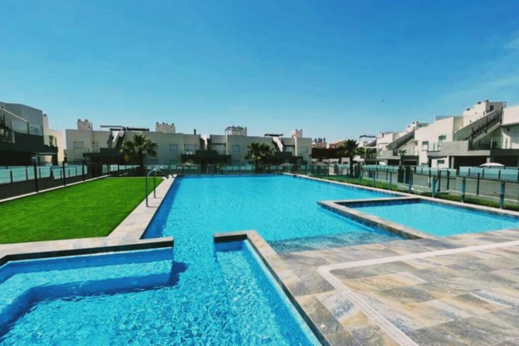 Black Sun. Modern Penthouse In Torrevieja Extérieur photo