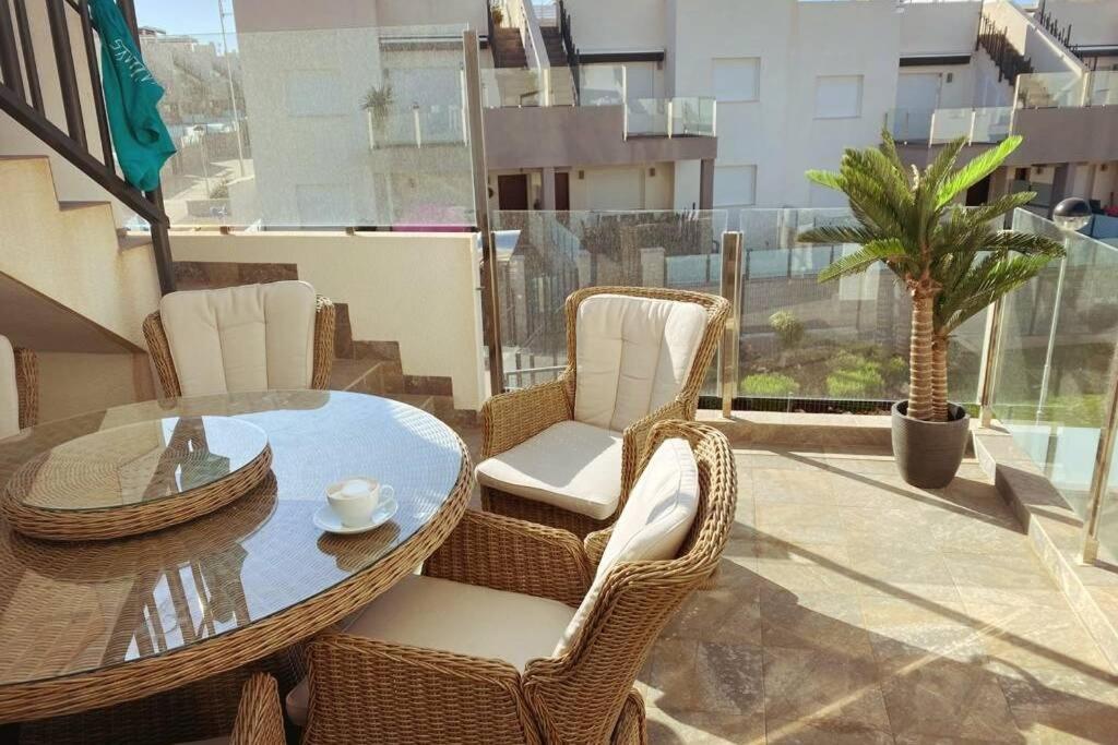 Black Sun. Modern Penthouse In Torrevieja Extérieur photo